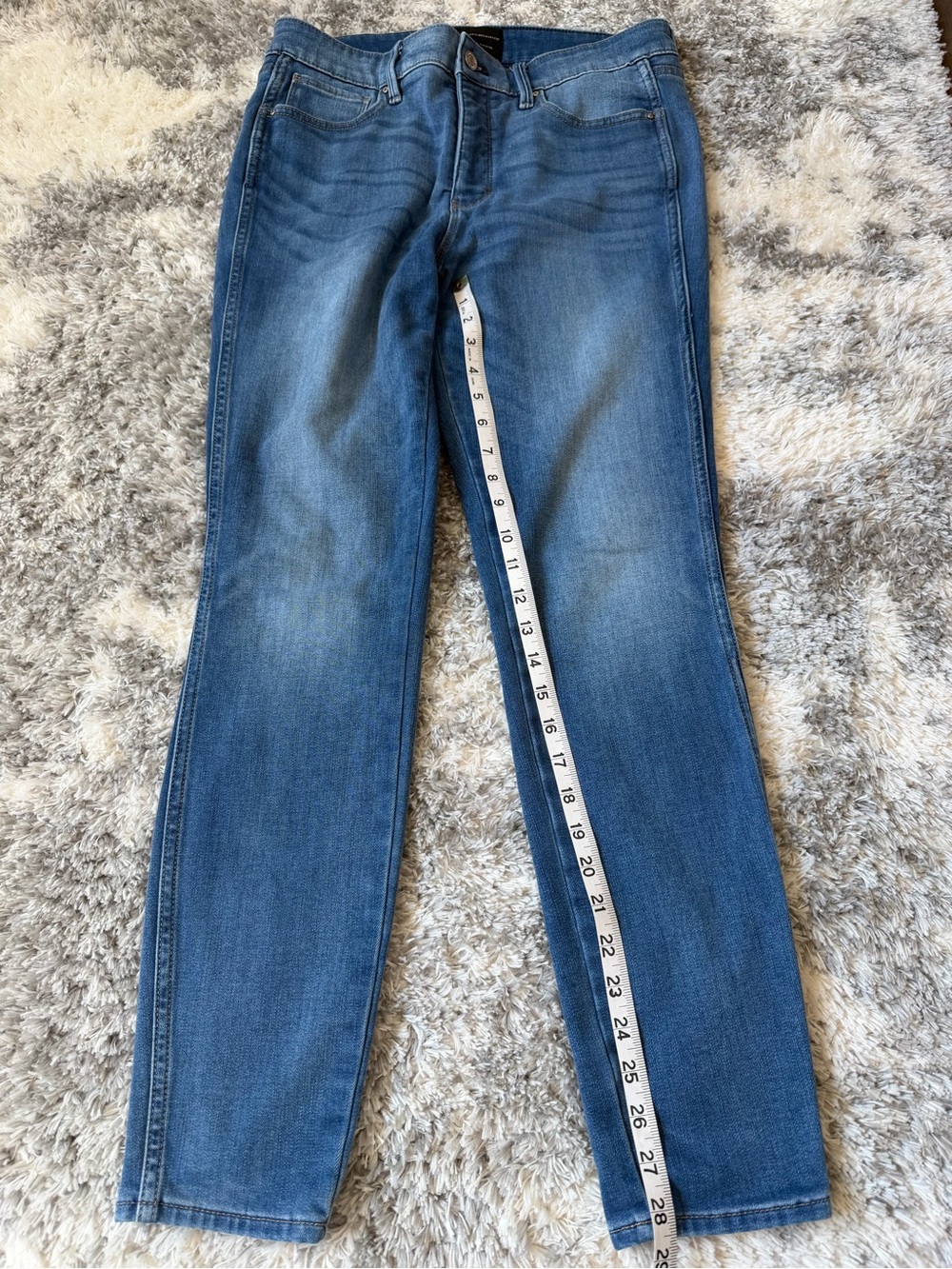 White House Black Market Men's Slim Jeans in Medium Blue Wash